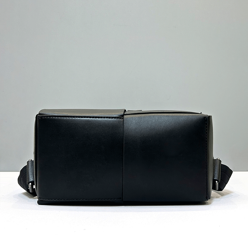 Модный кожаный рюкзак большой  – обзор и цена Travel Accessories Leather