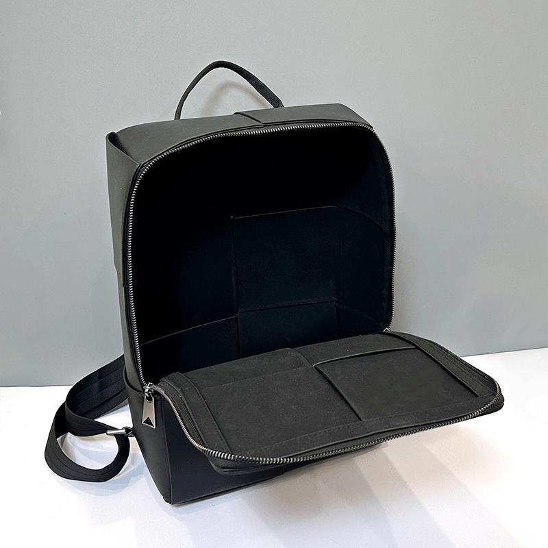Модный кожаный рюкзак большой  – обзор и цена Travel Accessories Leather